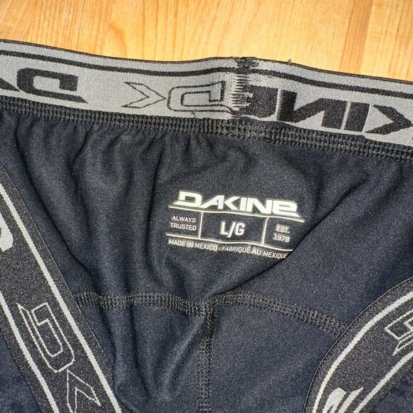 Women's Dakine Pro Liner Padded Cycling Shorts - Picture 2 of 6